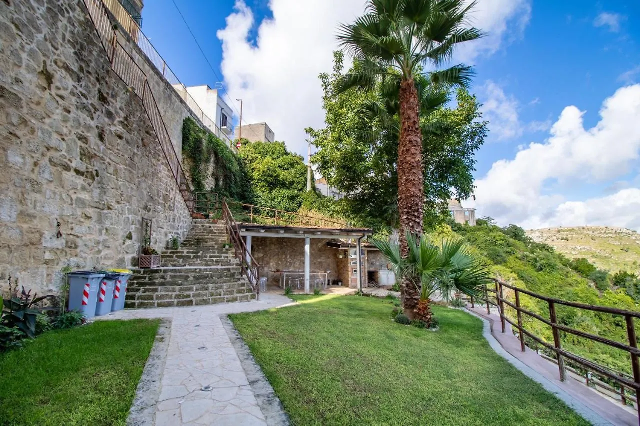ラグーザ Chibao House Con Piscina Privataヴィラ 0*,  イタリア